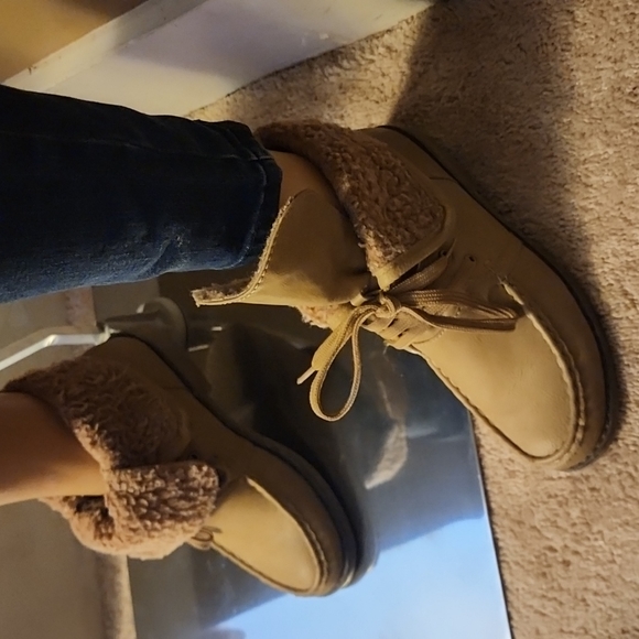 Boots, size 6, tan, faux fur - Picture 10 of 11